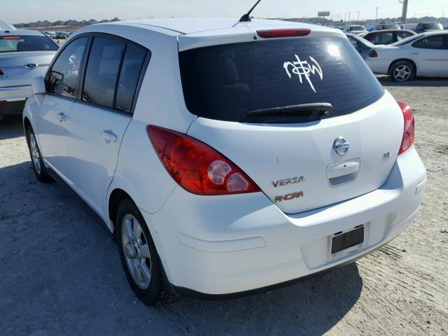 3N1BC13E49L409828 - 2009 NISSAN VERSA S WHITE photo 3