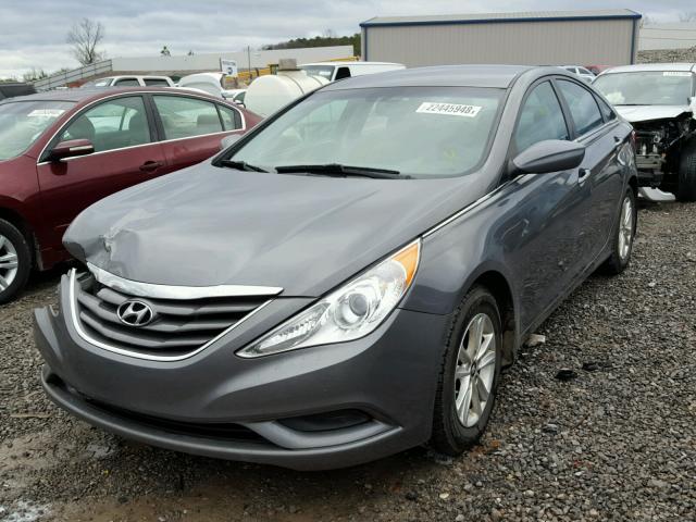 5NPEB4AC0DH792403 - 2013 HYUNDAI SONATA GLS GRAY photo 2