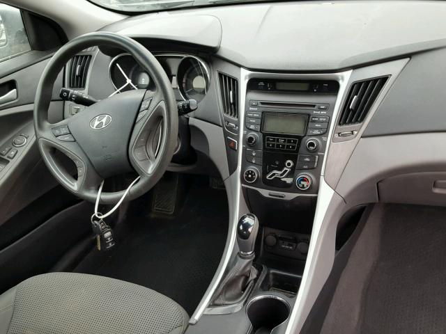 5NPEB4AC0DH792403 - 2013 HYUNDAI SONATA GLS GRAY photo 9