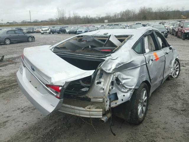 3FA6P0H71HR130071 - 2017 FORD FUSION SE SILVER photo 4