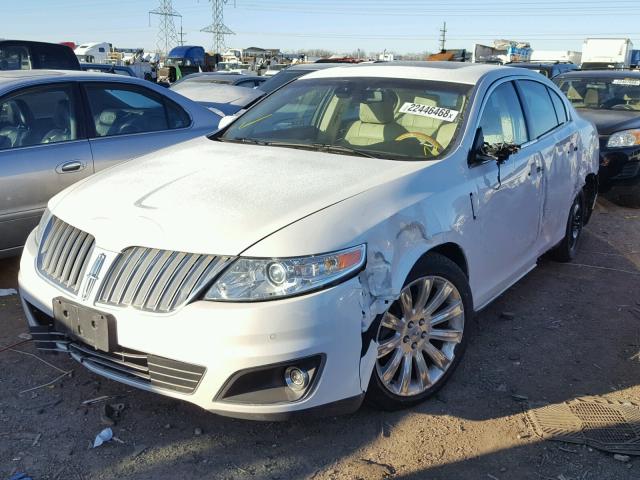 1LNHL9ER5AG606288 - 2010 LINCOLN MKS WHITE photo 2