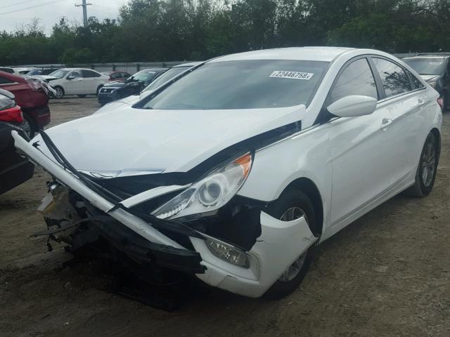 5NPEB4AC5DH634462 - 2013 HYUNDAI SONATA GLS WHITE photo 2