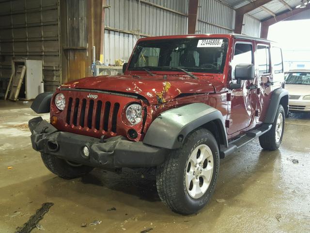 1C4HJWDG0DL558431 - 2013 JEEP WRANGLER U MAROON photo 2