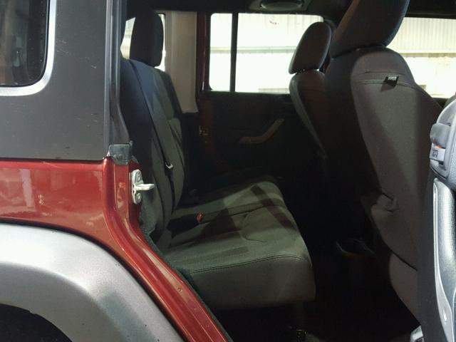 1C4HJWDG0DL558431 - 2013 JEEP WRANGLER U MAROON photo 6