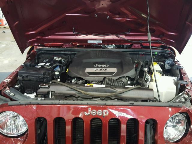 1C4HJWDG0DL558431 - 2013 JEEP WRANGLER U MAROON photo 7