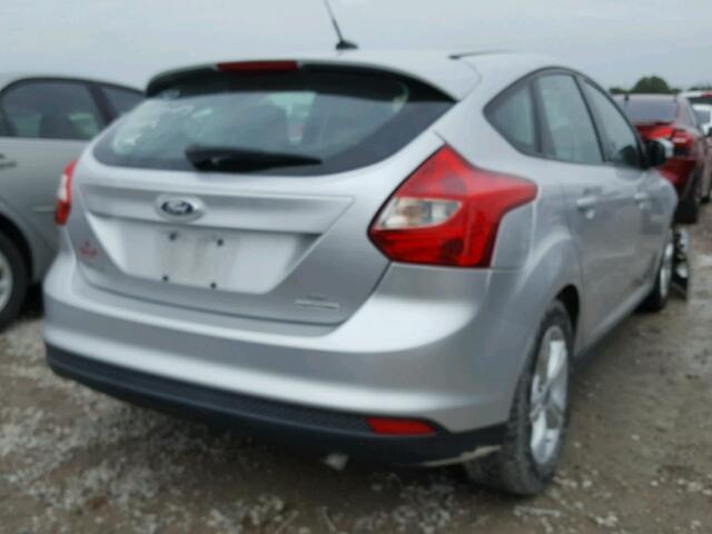 1FADP3K25EL109241 - 2014 FORD FOCUS SE SILVER photo 4