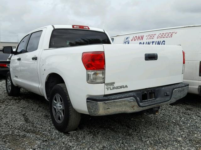 5TFEY5F19AX081536 - 2010 TOYOTA TUNDRA CRE WHITE photo 3