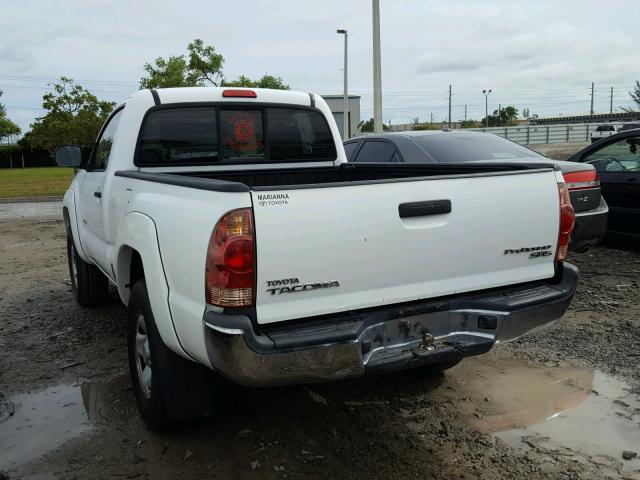 5TENX62N77Z449960 - 2007 TOYOTA TACOMA PRE WHITE photo 3