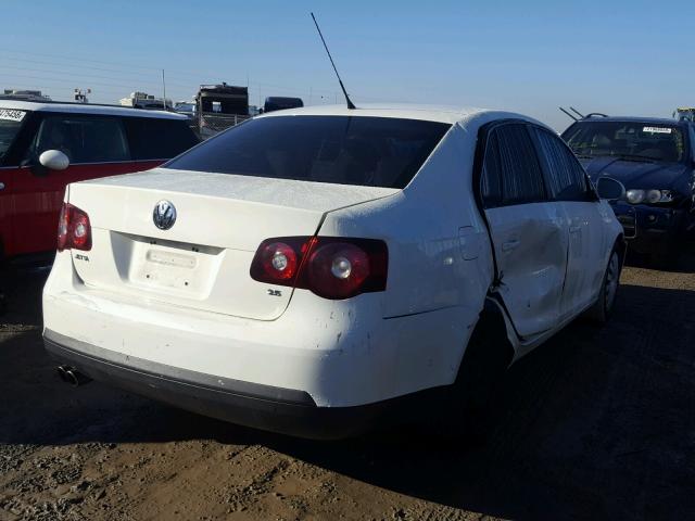 3VWHM71K58M113111 - 2008 VOLKSWAGEN JETTA S WHITE photo 4