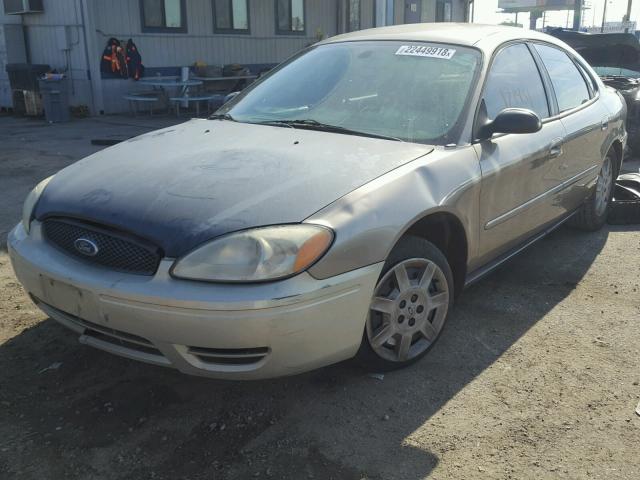 1FAFP53U15A207005 - 2005 FORD TAURUS SE GOLD photo 2