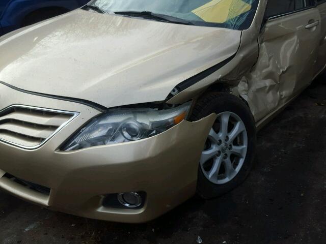 4T1BF3EK5BU228408 - 2011 TOYOTA CAMRY BASE GOLD photo 9