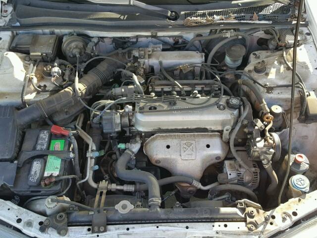 1HGCE1825VA004249 - 1997 HONDA ACCORD LX WHITE photo 7