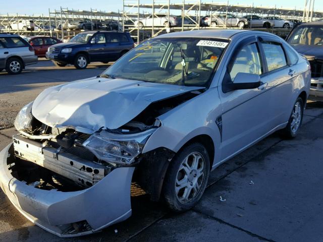 1FAHP35N58W164301 - 2008 FORD FOCUS SE SILVER photo 2