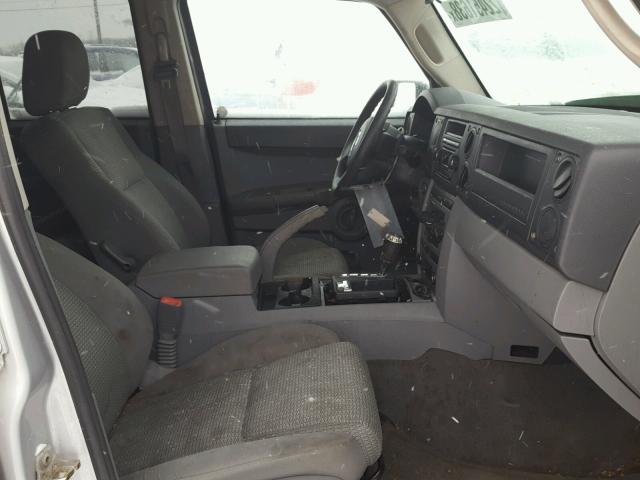 1J8HG48N56C189167 - 2006 JEEP COMMANDER ვერცხლისფერი ფოტო 5