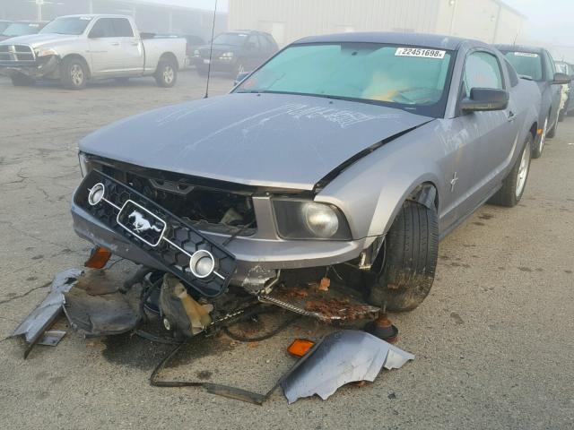 1ZVFT80N075214959 - 2007 FORD MUSTANG GRAY photo 2