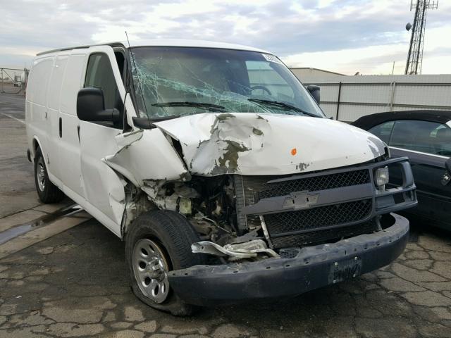 1GCFG15X241104507 - 2004 CHEVROLET EXPRESS G1 WHITE photo 1