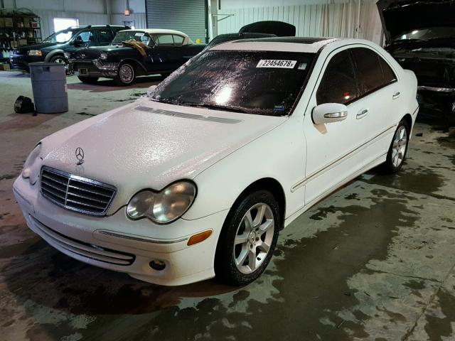 WDBRF54H27F849717 - 2007 MERCEDES-BENZ C 280 WHITE photo 2