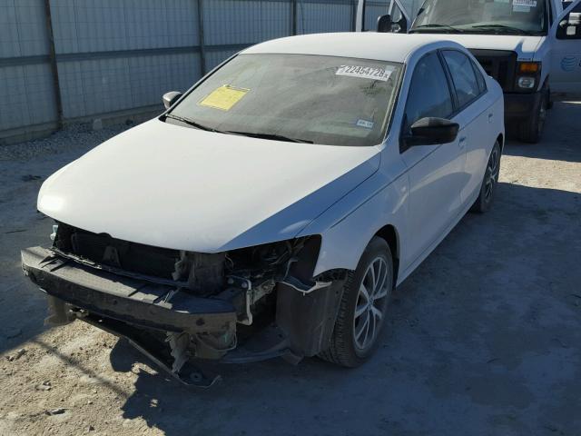 3VWD67AJ6GM387304 - 2016 VOLKSWAGEN JETTA SE WHITE photo 2