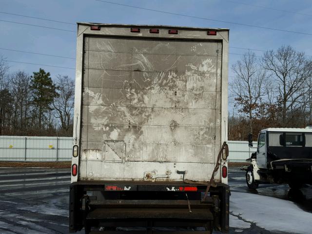 1FVACWDC54HM61595 - 2004 FREIGHTLINER M2 106 MED WHITE photo 6