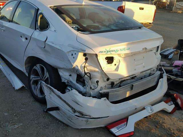 1HGCV1F67JA013924 - 2018 HONDA ACCORD EXL WHITE photo 9