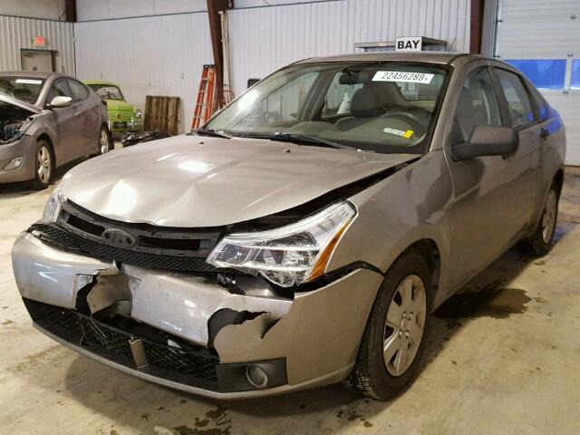 1FAHP34N48W257571 - 2008 FORD FOCUS S/SE SILVER photo 2