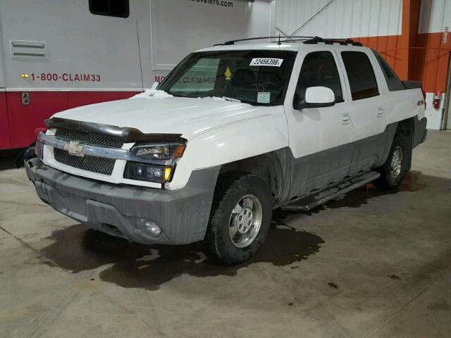 3GNEK13T62G153158 - 2002 CHEVROLET AVALANCHE WHITE photo 2