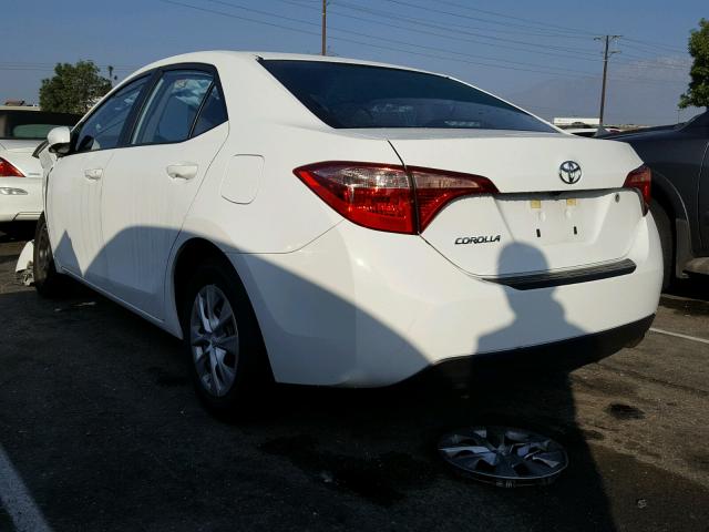 5YFBURHEXHP600219 - 2017 TOYOTA COROLLA L WHITE photo 3