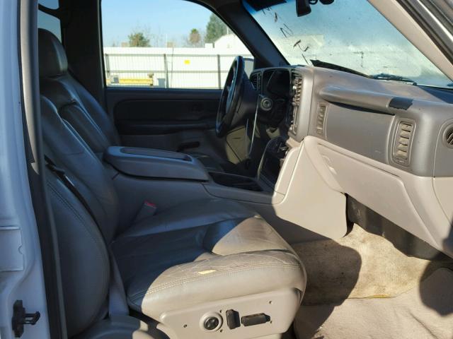 1GNEK13T43R101738 - 2003 CHEVROLET TAHOE K150 WHITE photo 5