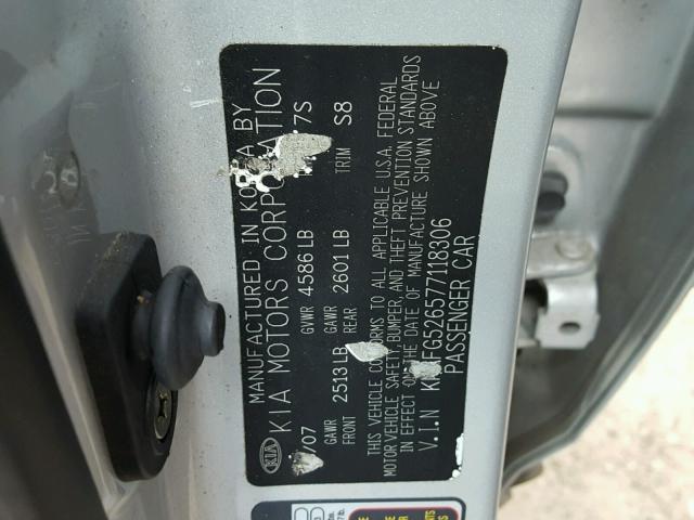 KNAFG526577118306 - 2007 KIA RONDO LX SILVER photo 10