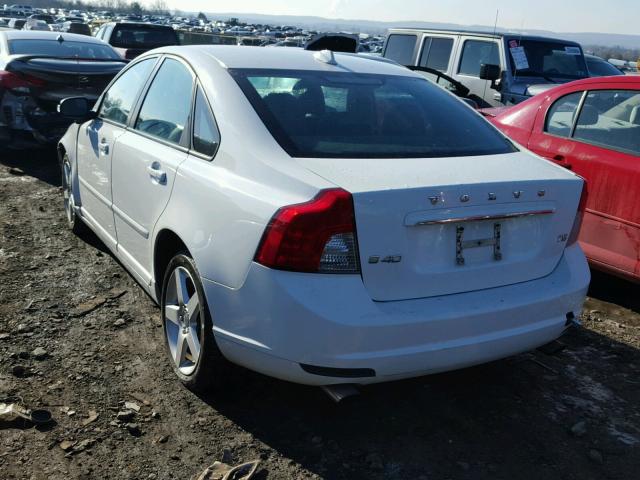 YV1672MS7B2540170 - 2011 VOLVO S40 T5 WHITE photo 3