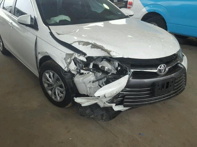 4T4BF1FK4FR490161 - 2015 TOYOTA CAMRY LE WHITE photo 9