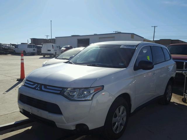 JA4AD2A37EZ017310 - 2014 MITSUBISHI OUTLANDER WHITE photo 2