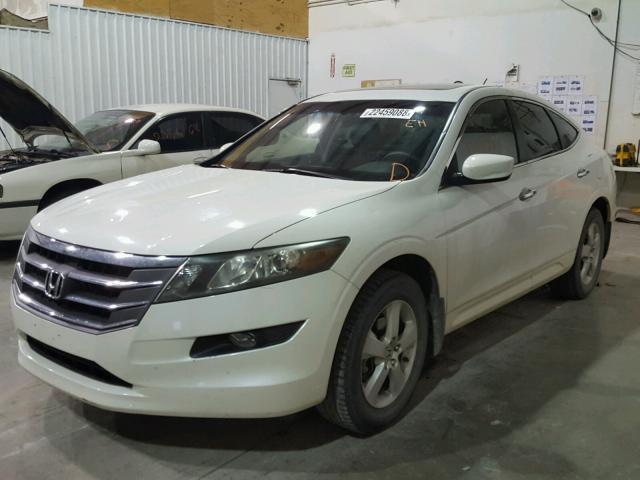 5J6TF1H32AL006554 - 2010 HONDA ACCORD CRO WHITE photo 2