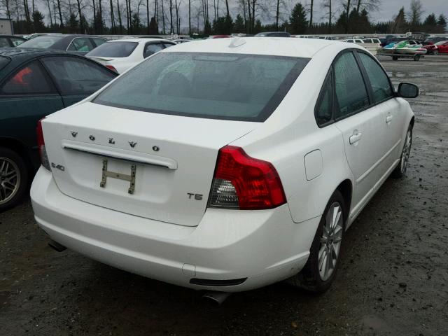 YV1672MS4B2549635 - 2011 VOLVO S40 T5 WHITE photo 4