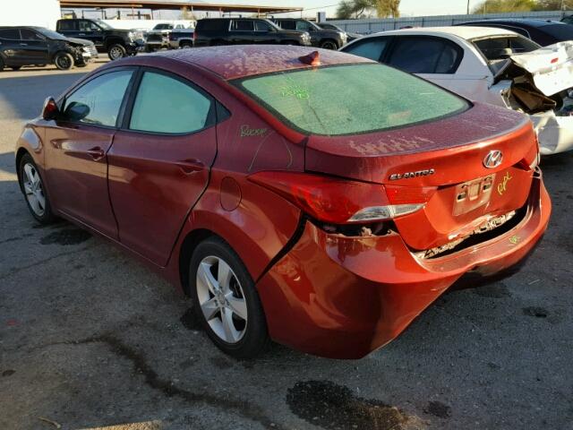 5NPDH4AE3DH349562 - 2013 HYUNDAI ELANTRA GL RED photo 3