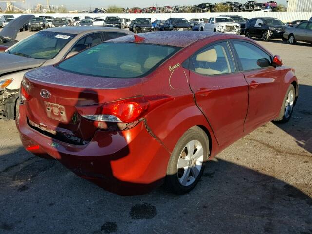 5NPDH4AE3DH349562 - 2013 HYUNDAI ELANTRA GL RED photo 4