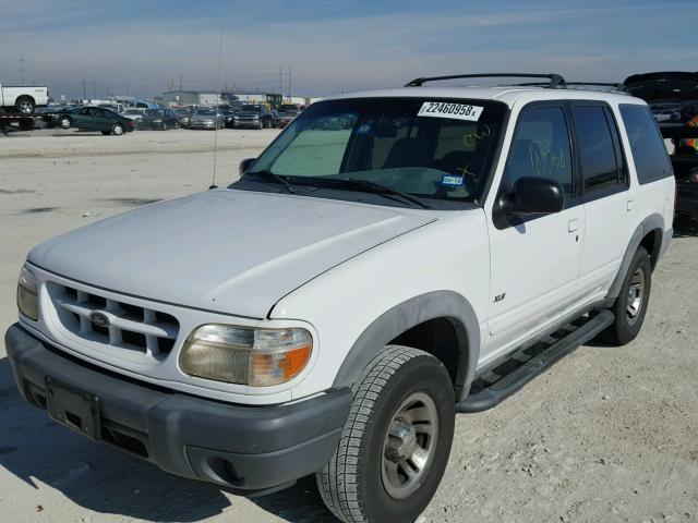 1FMZU62X8YZB31348 - 2000 FORD EXPLORER X WHITE photo 2