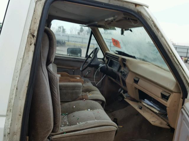 1FTHF2513FPB32622 - 1985 FORD F250 WHITE photo 5