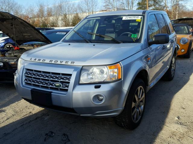 SALFT24N18H063603 - 2008 LAND ROVER LR2 HSE TE SILVER photo 2