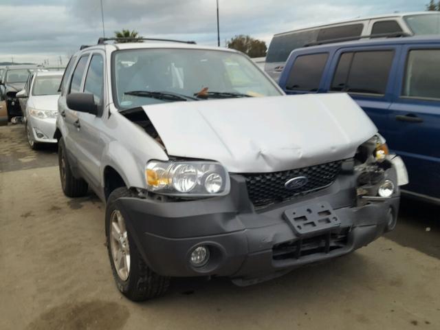 1FMYU93126KC35427 - 2006 FORD ESCAPE XLT SILVER photo 1