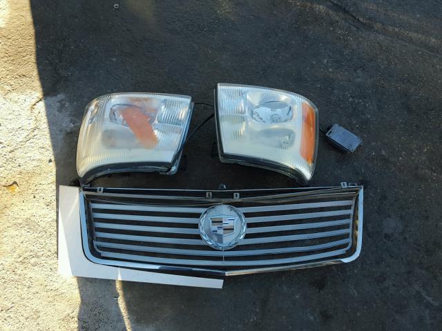 1GYEC63T64R294974 - 2004 CADILLAC ESCALADE L WHITE photo 9