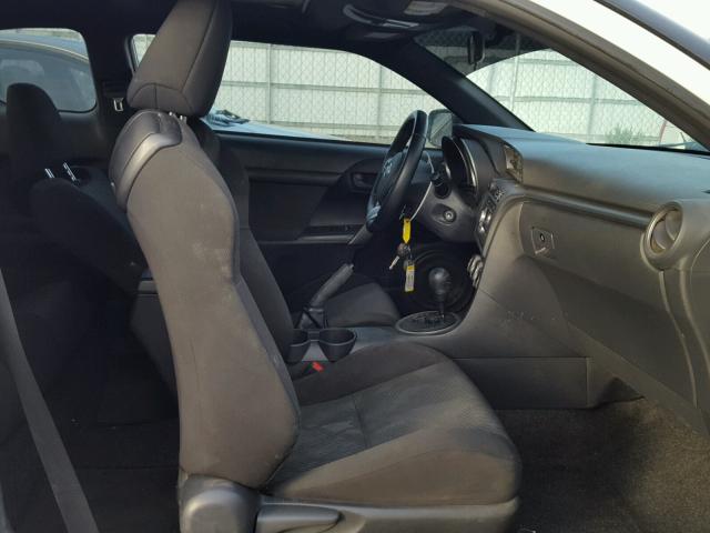 JTKJF5C70B3008067 - 2011 TOYOTA SCION TC 白色 照片 5