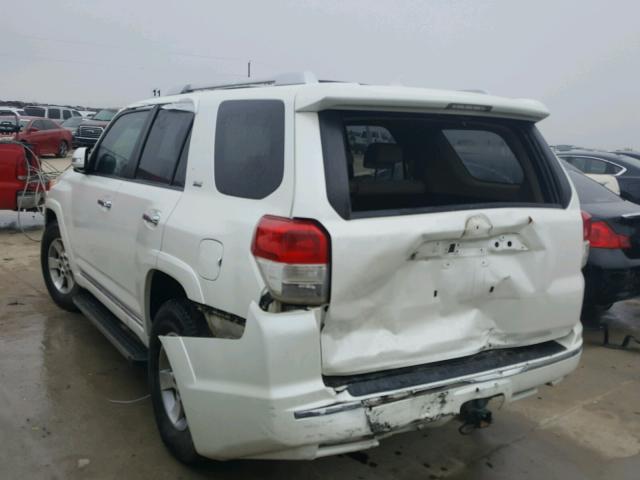 JTEZU5JR7A5011194 - 2010 TOYOTA 4RUNNER SR WHITE photo 3