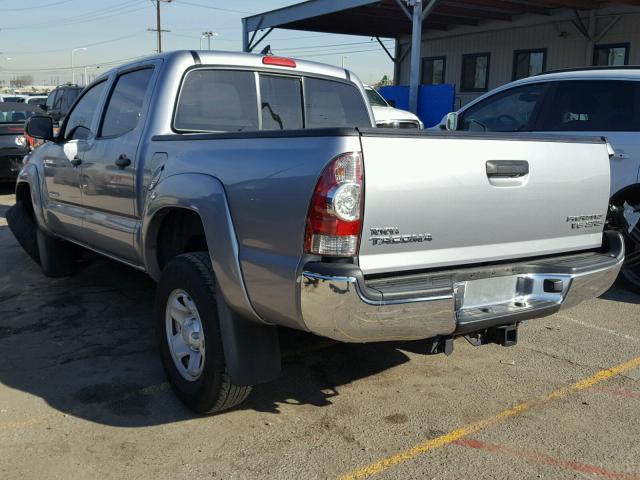 3TMJU4GN1FM188860 - 2015 TOYOTA TACOMA DOU SILVER photo 3