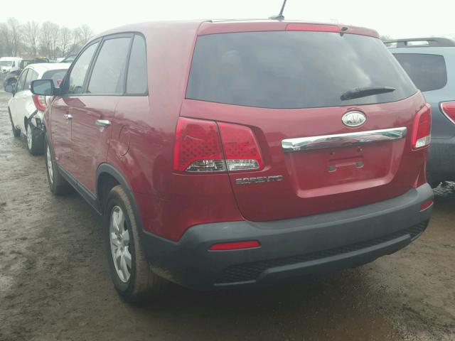 5XYKTCA17BG008473 - 2011 KIA SORENTO BA RED photo 3