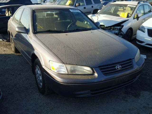 JT2BG22K0W0196683 - 1998 TOYOTA CAMRY CE GRAY photo 1