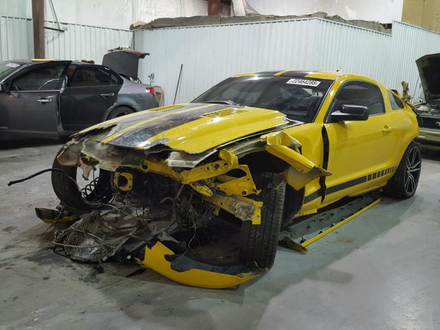 1ZVFT82H165231453 - 2006 FORD MUSTANG GT YELLOW photo 2