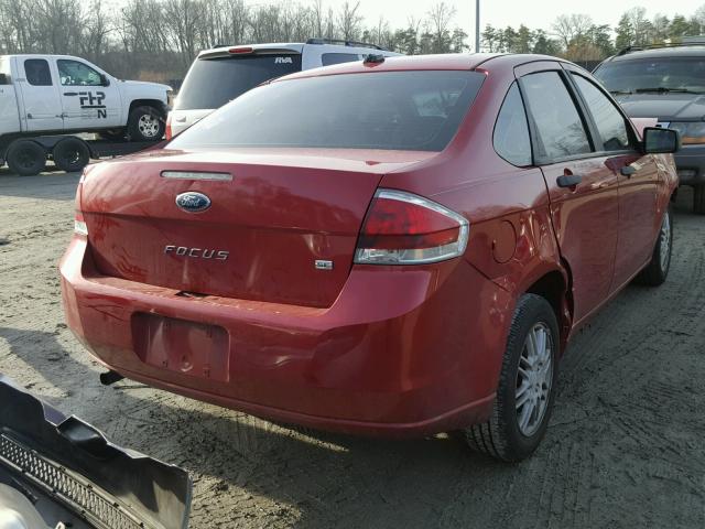 1FAHP3FN5AW258120 - 2010 FORD FOCUS SE RED photo 4