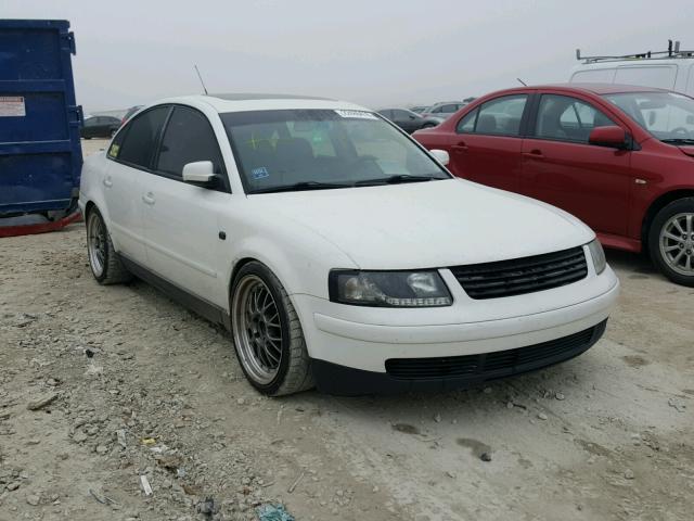 WVWMA63B4XE496464 - 1999 VOLKSWAGEN PASSAT GLS WHITE photo 1