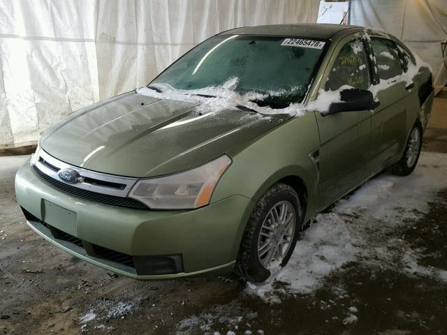 1FAHP35NX8W221317 - 2008 FORD FOCUS SE GREEN photo 2